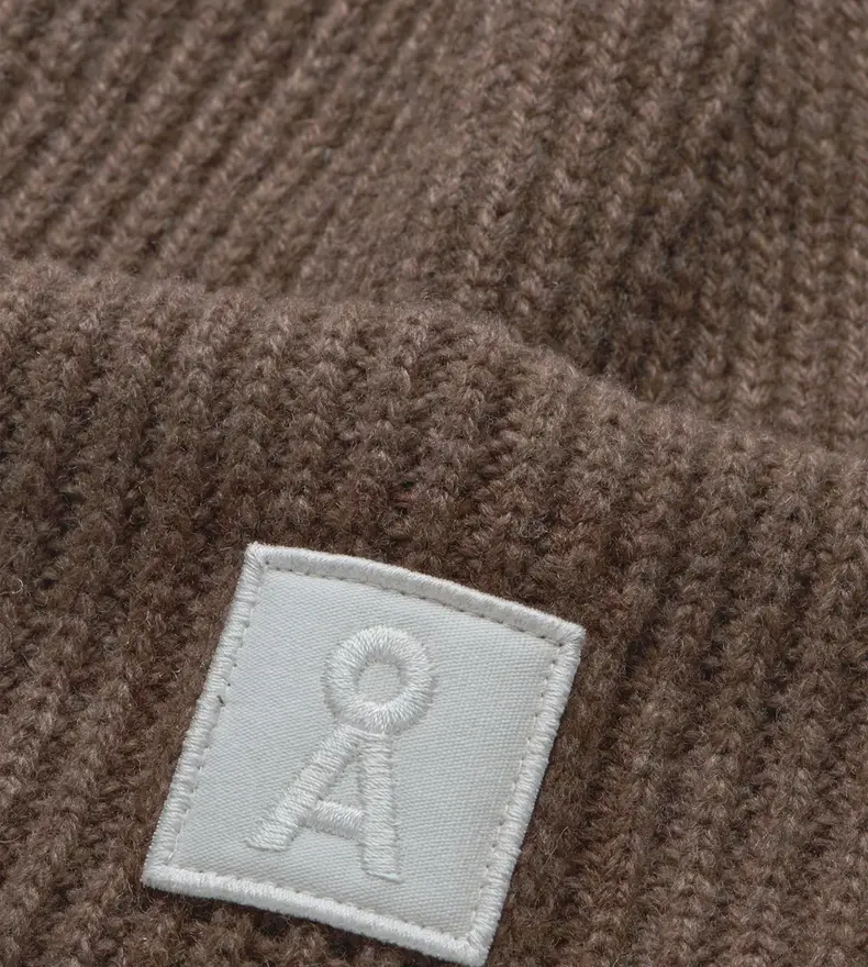TUQUE EN LAINE ICONIC Å