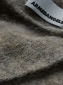 PETITE ÉCHARPE EN MAILLE