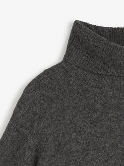 MIA SWEATER