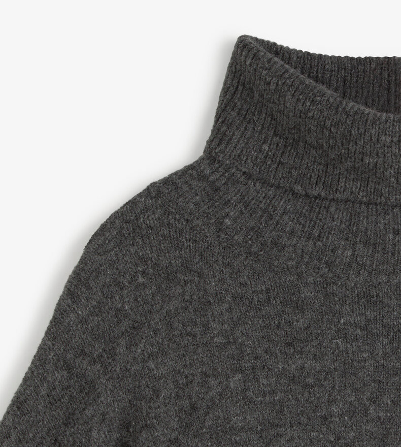 MIA SWEATER