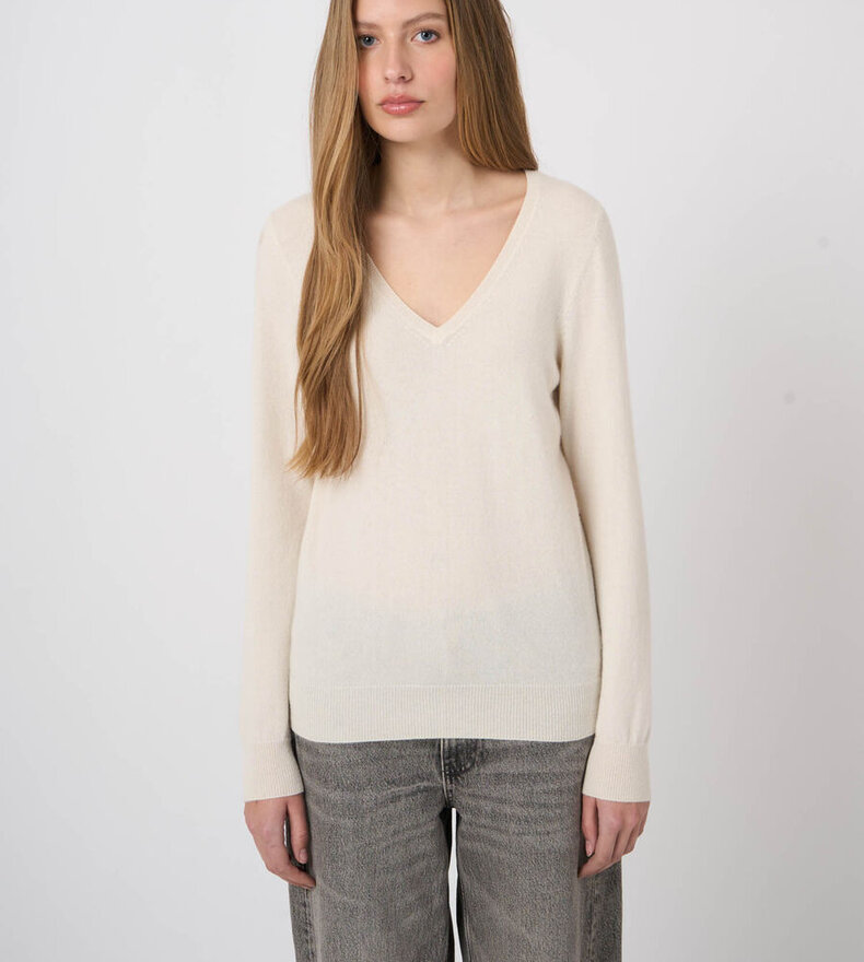V-NECK CASHMERE SWEATER