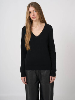 V-NECK CASHMERE SWEATER