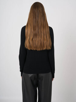 V-NECK CASHMERE SWEATER