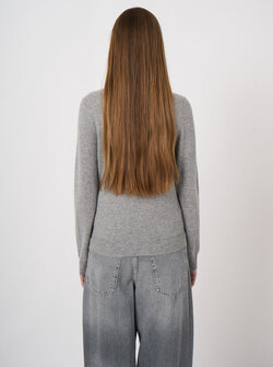 V-NECK CASHMERE SWEATER