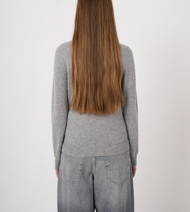 V-NECK CASHMERE SWEATER
