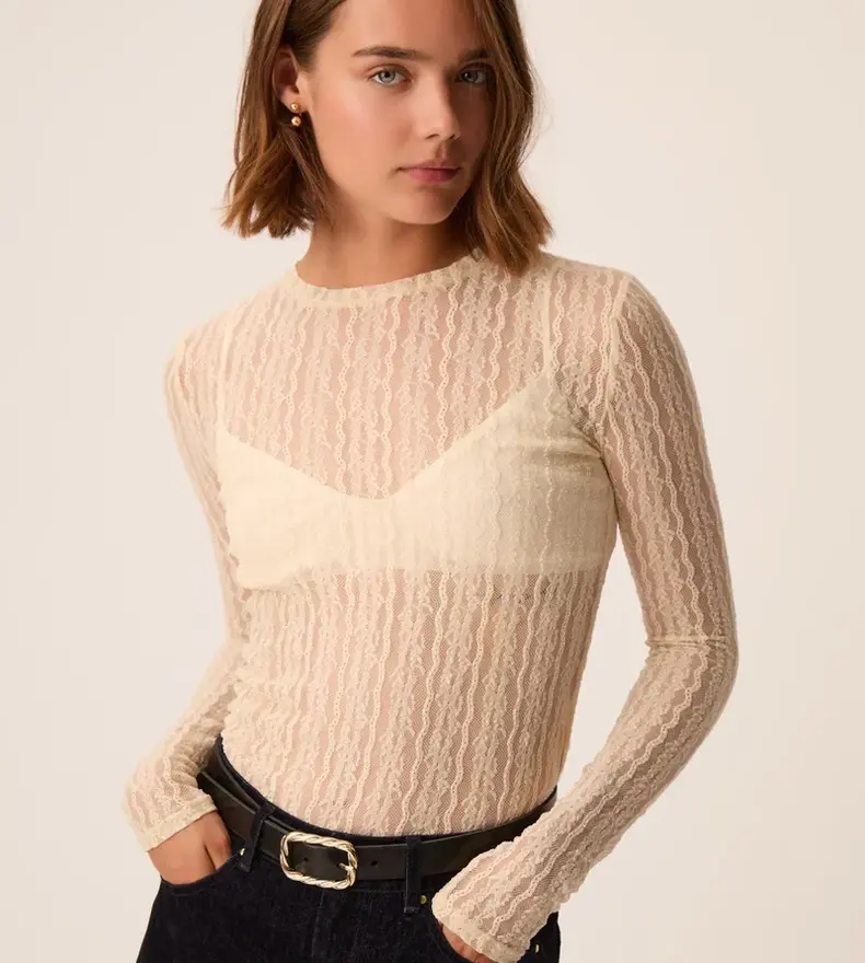 YUNAELLE TOP