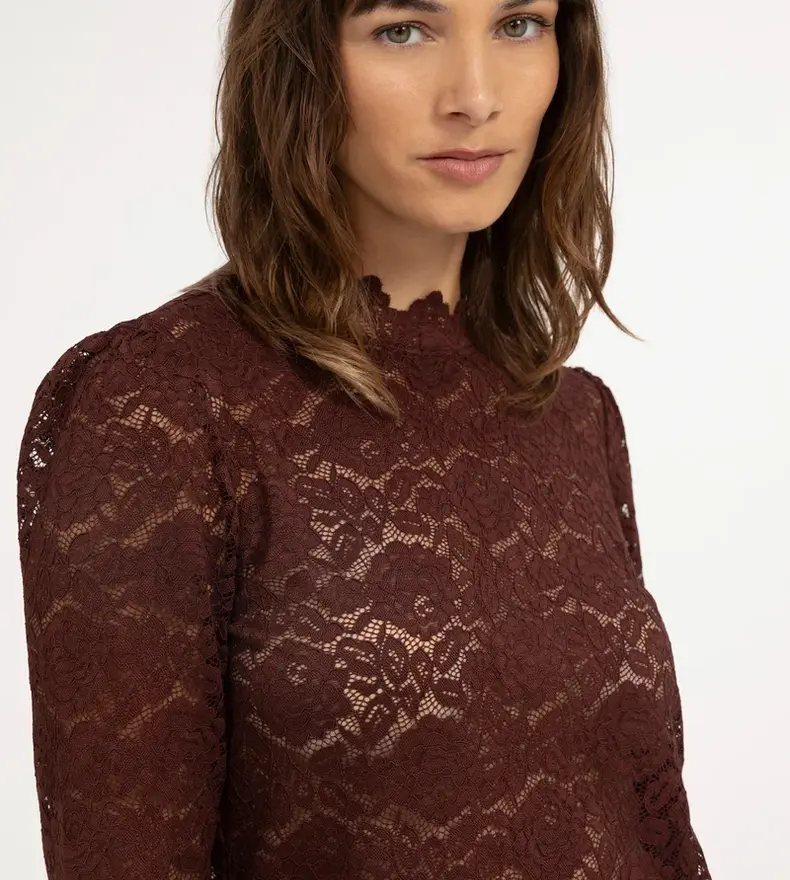 LACE TOP
