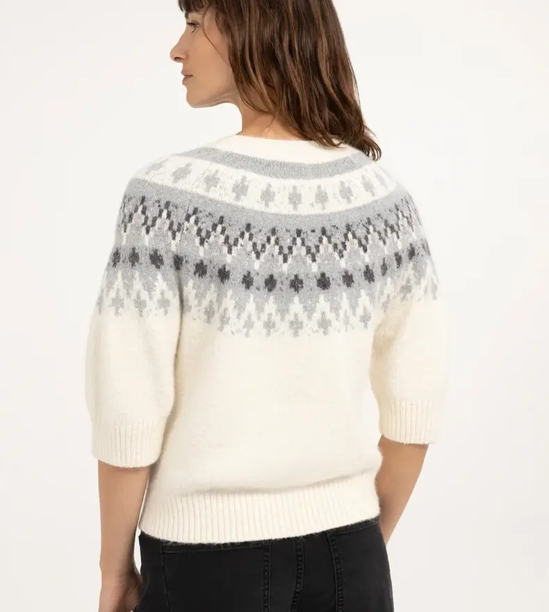 PULL AVEC MOTIF NORDIQUE