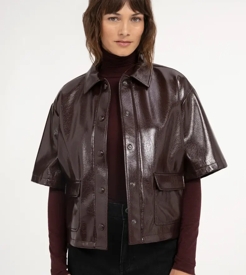VESTE COURTE EN SIMILICUIR