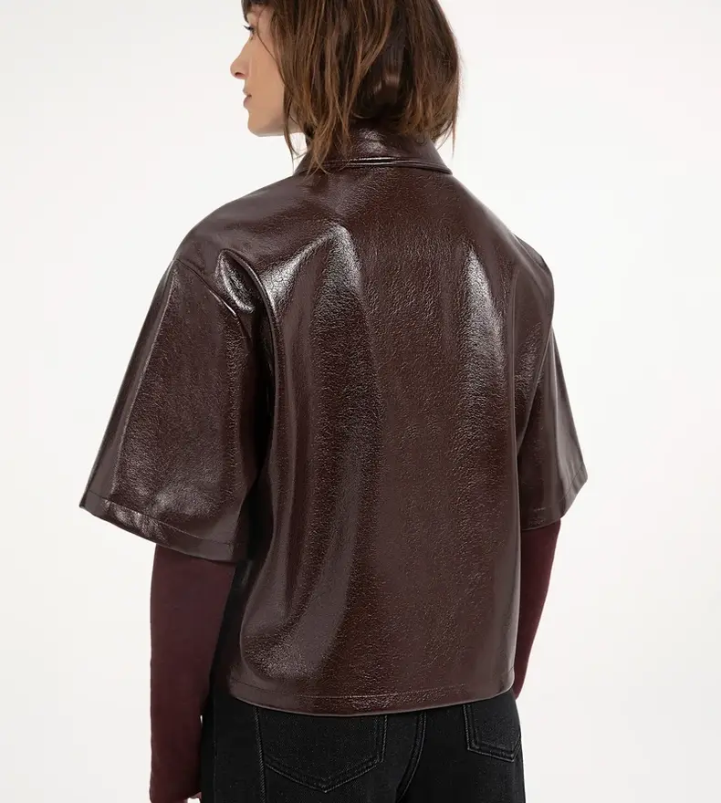 VESTE COURTE EN SIMILICUIR