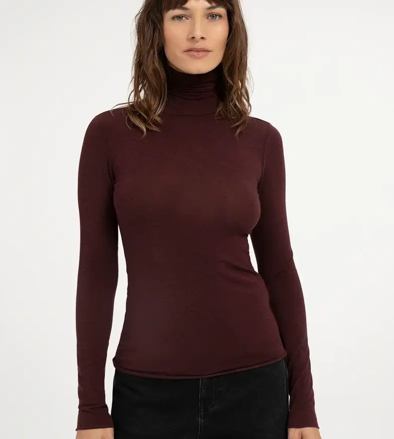 LONG SLEEVE HIGH NECK
