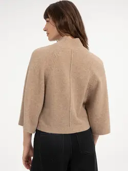 PULL À COL MONTANT