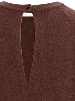 SWEATER BACK DETAIL
