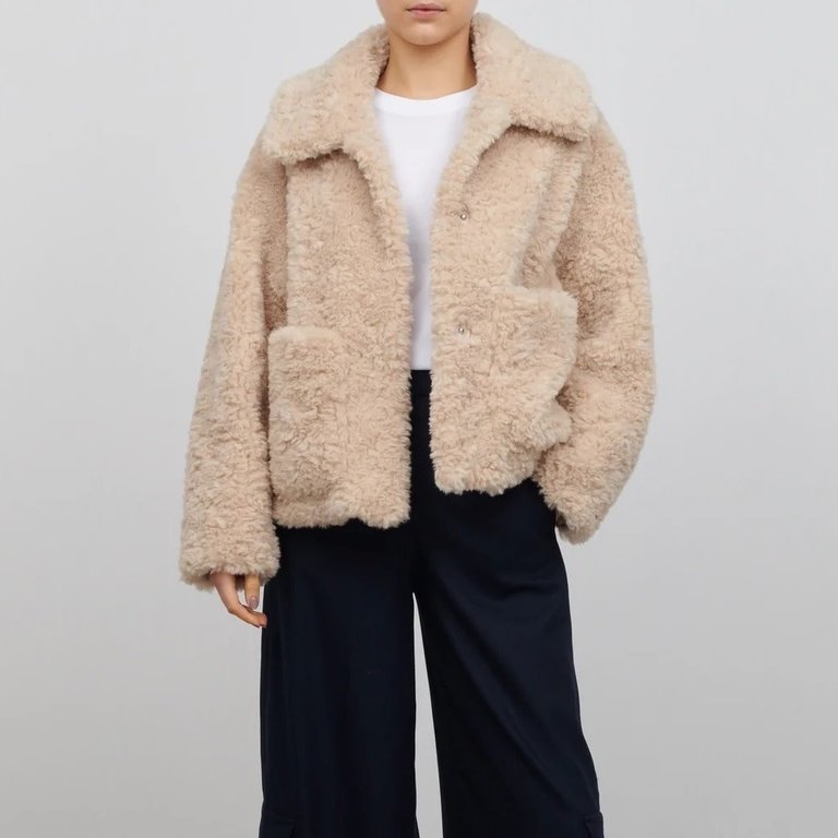 Jakke Traci Cropped Curly Faux Fur Biscuit