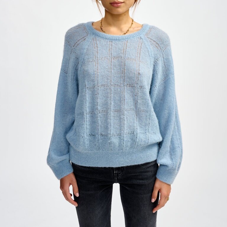 Belle rose Lala Sweater Soft Chambray