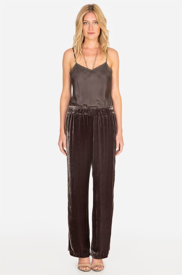 【送料&関税込】J.W. Anderson Red Velvet Pant 三越伊勢丹 | JW ANDERSON/ジェイダブリューアンダーソン_men