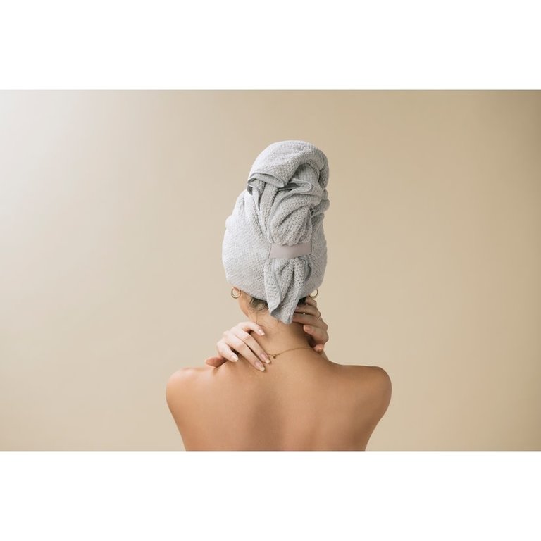VOLO BEAUTY VOLO BEAUTY Hero Hair Towel- Grey