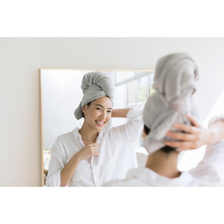 VOLO BEAUTY VOLO BEAUTY Hero Hair Towel- Grey