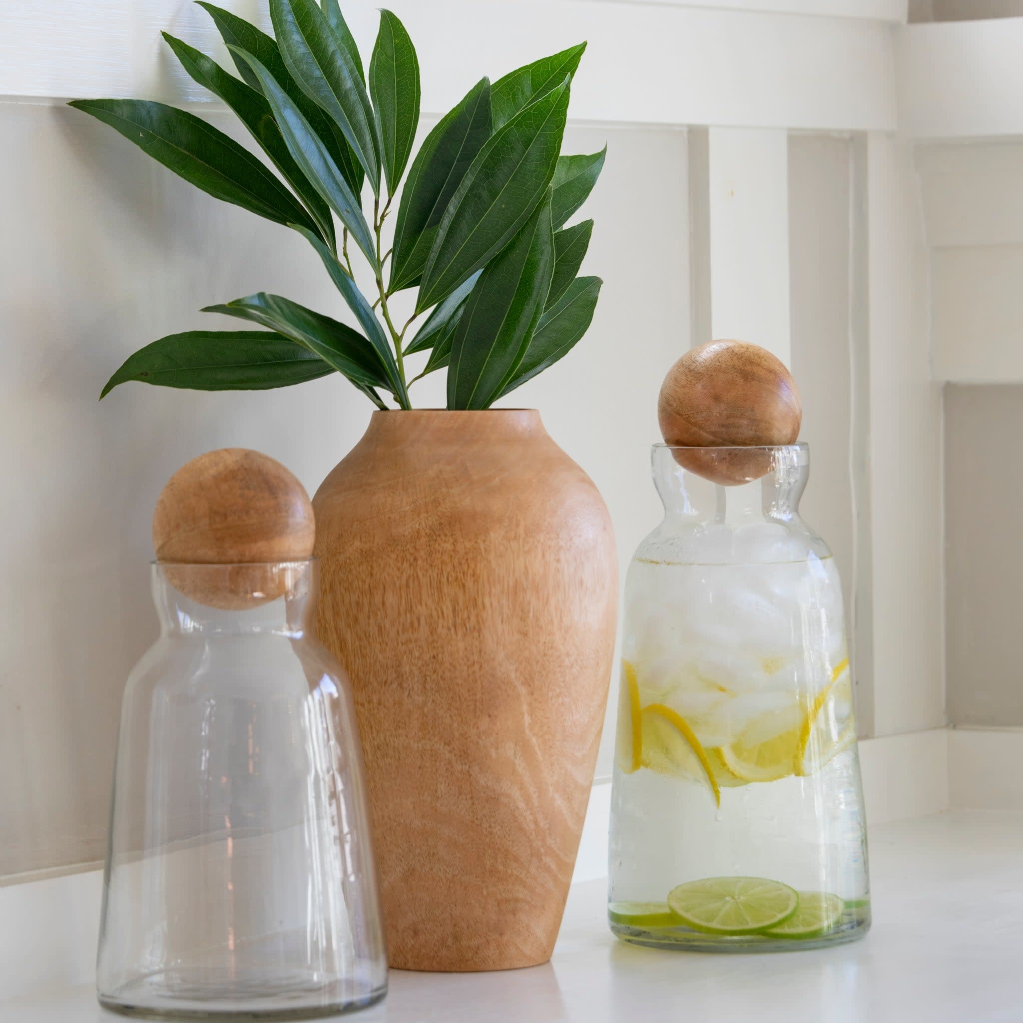 Glass Decanter with Mango Wood