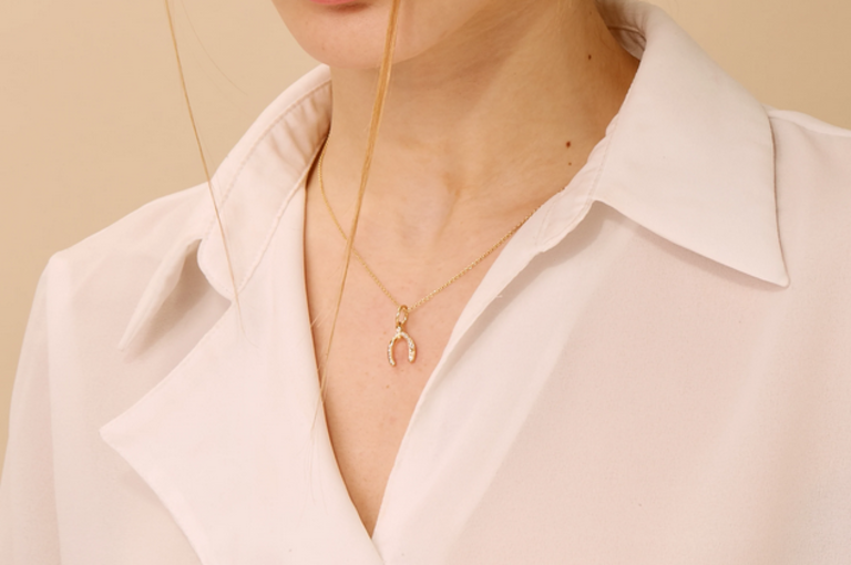SYNA SYNA 18k Gold and Diamond Wishbone Pendant