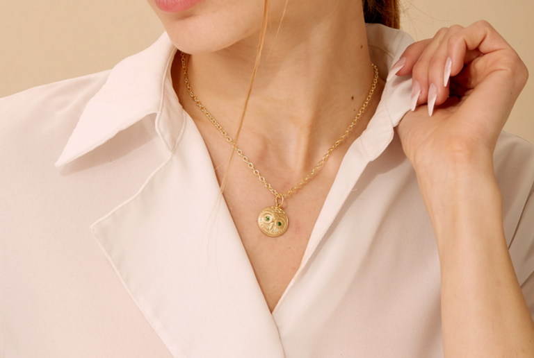 SYNA SYNA 18k Gold & Tsvacorite Owl Charm