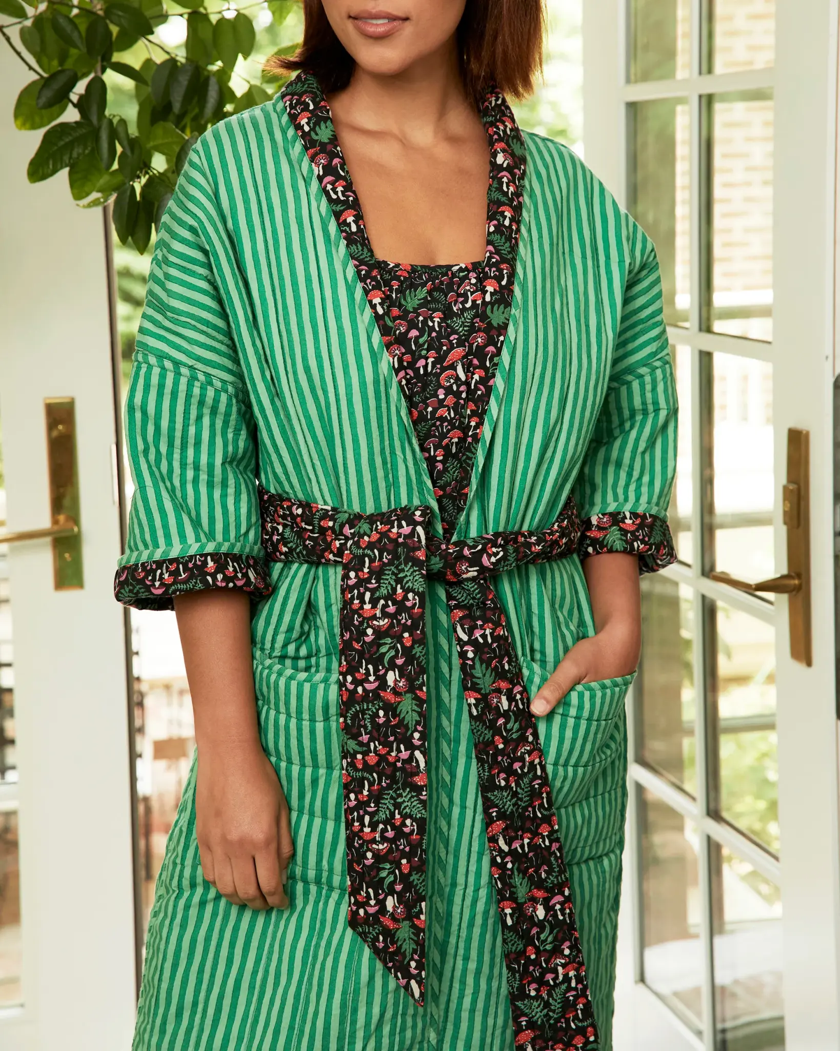 PRINTFRESH Toadstools Reversible Quilted Robe, Ink, PJ61TDINK Touch