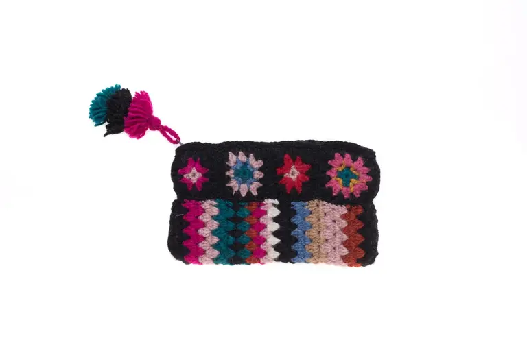 FRENCH KNOT FRENCH KNOT Crochet Clutch, Black
