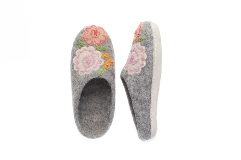 FRENCH KNOT FRENCH KNOT Dahlia Slippers