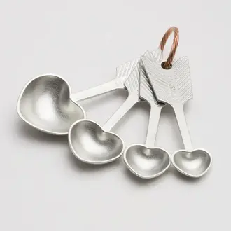 BEEHIVE HANDMADE Handmade Pewter Heart Measuring Spoons