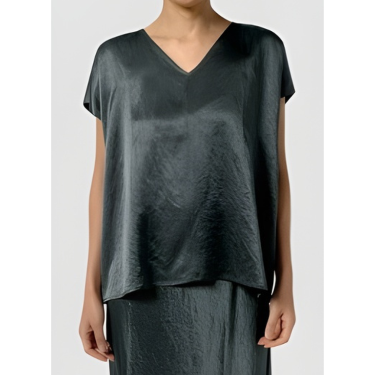EILEEN FISHER EILEEN FISHER Textured Satin V-Neck Square Top