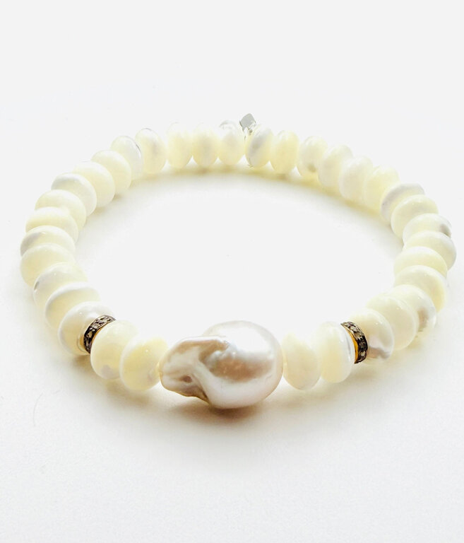 JMNYC DESIGNS JMNYC JMNYC Mother of Pearl & Baroque Pearl Stretch Bracelet
