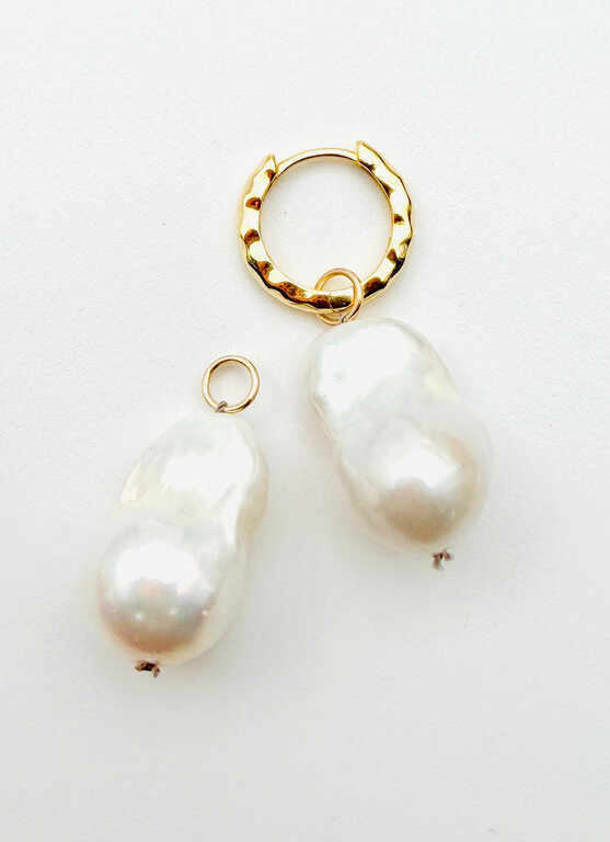 JMNYC DESIGNS JMNYC Medium White Baroque Pearl Earring Charm