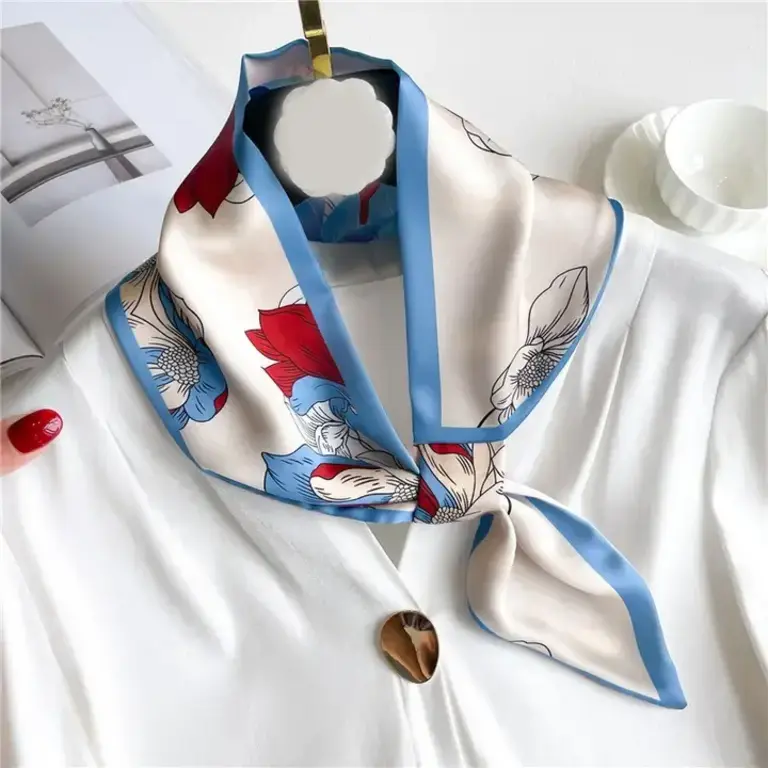 WINDING RIVER WINDING RIVER Floral Loop Scarf