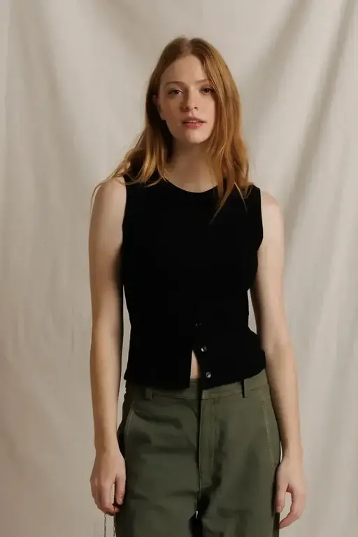 PERFECT WHITE TEE PERFECT WHITE TEE Andrea Lux Rub Button-Up Tank