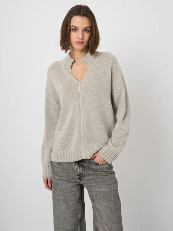 REPEAT REPEAT Cashmere Blend V-Neck Collar Sweater