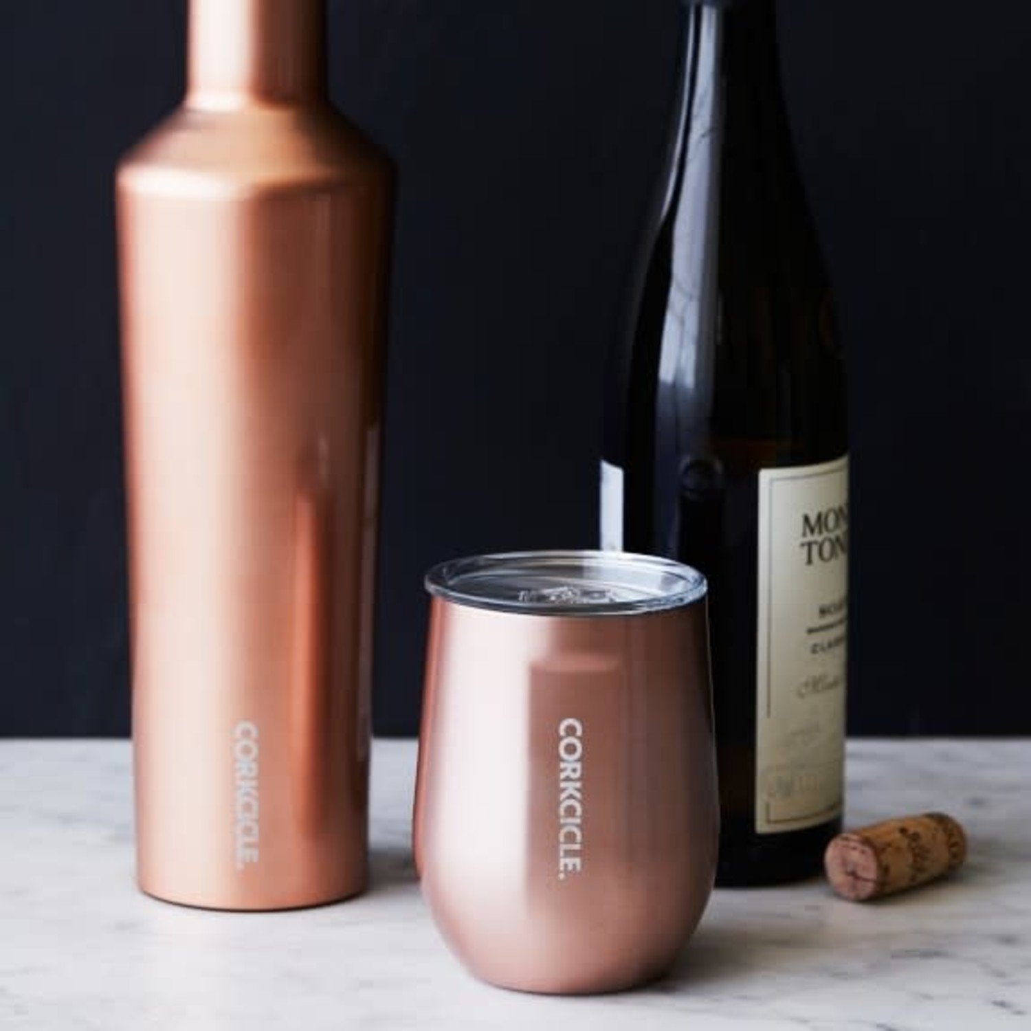 https://cdn.shoplightspeed.com/shops/636711/files/22500676/1500x4000x3/corkcicle-corkcicle-12oz-stemless-in-copper.jpg