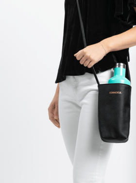 https://cdn.shoplightspeed.com/shops/636711/files/34093853/280x376x1/corkcicle-corkcicle-carry-sling-in-black.jpg