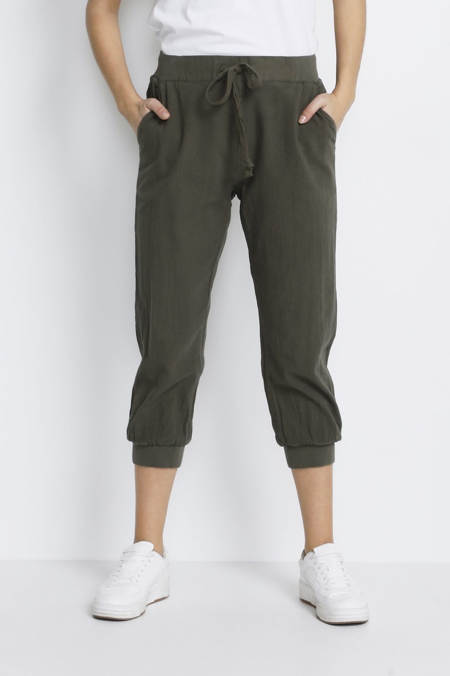 Kaffe Curve CAPRI PANTS - Shorts - grape leaf/khaki 