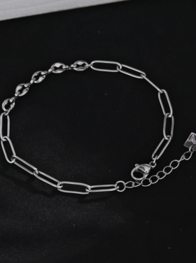 Hackney Nine Hackney Nine - IZARA Paper-Clip & Beads Bracelet in Silver