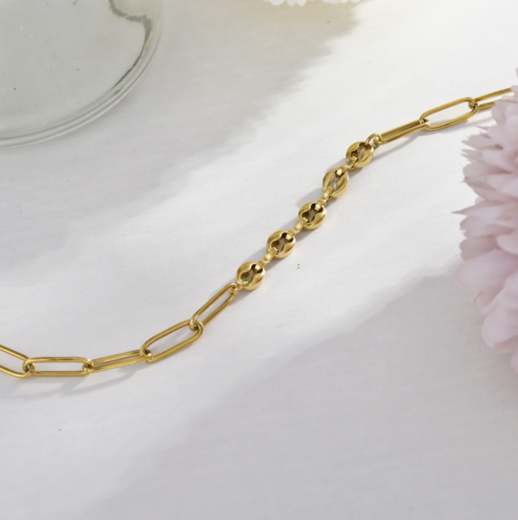 Hackney Nine Hackney Nine - IZARA Paper-Clip & Beads Bracelet in Gold