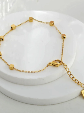 Hackney Nine Hackney Nine - EFFIE Square Beads Gold Bracelet