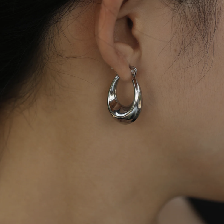 Hackney Nine Hackney Nine - ARINA Looped Chunky Hoops in Silver