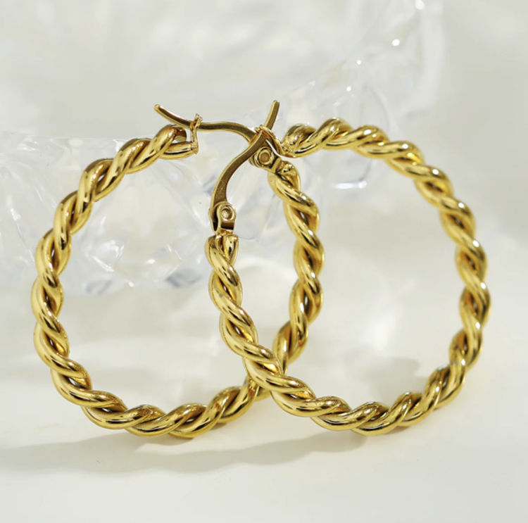 Hackney Nine Hackney Nine - SUKI Twisted Rope Hoop in Gold