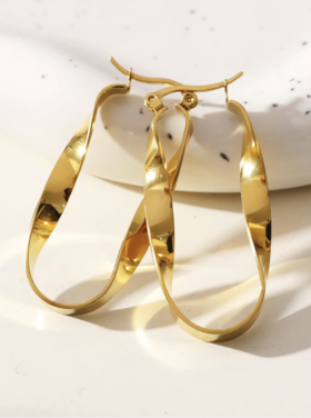 Hackney Nine Hackney Nine - GISELA Oval Twist Hoop