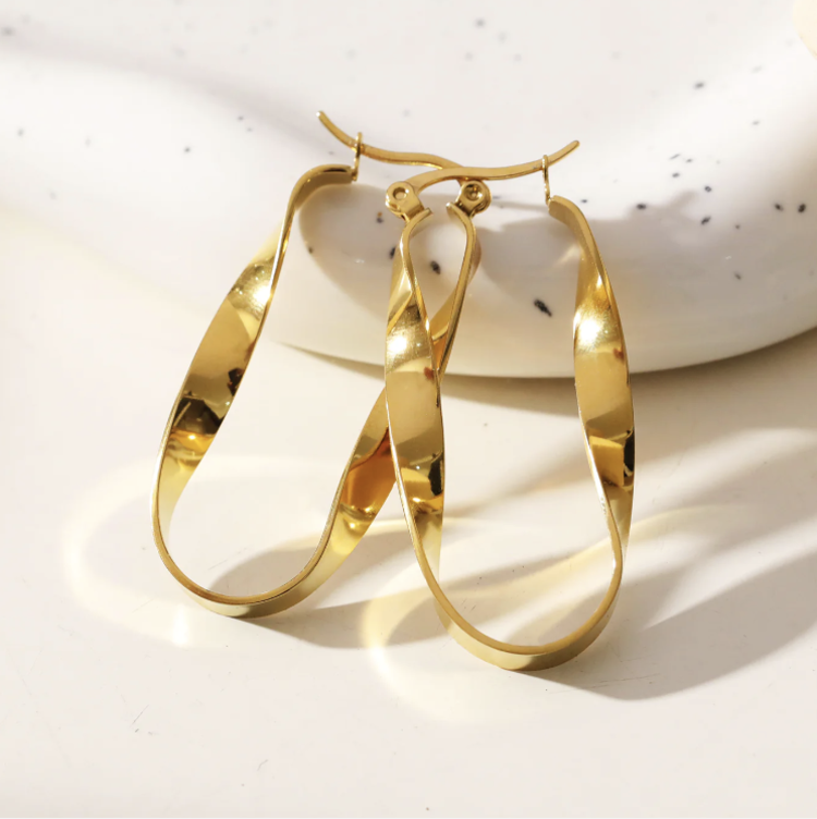 Hackney Nine Hackney Nine - GISELA Oval Twist Hoop