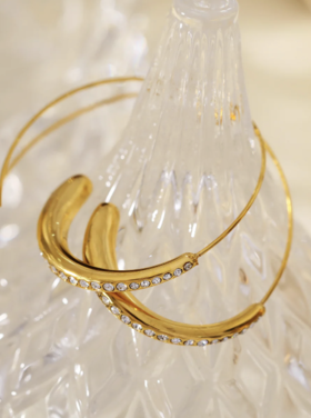 Hackney Nine Hackney Nine - LYSSA Curved Zirconia Hoop