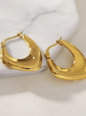 Hackney Nine Hackney Nine - KAMIRA Asymmetrical Hoop Silver