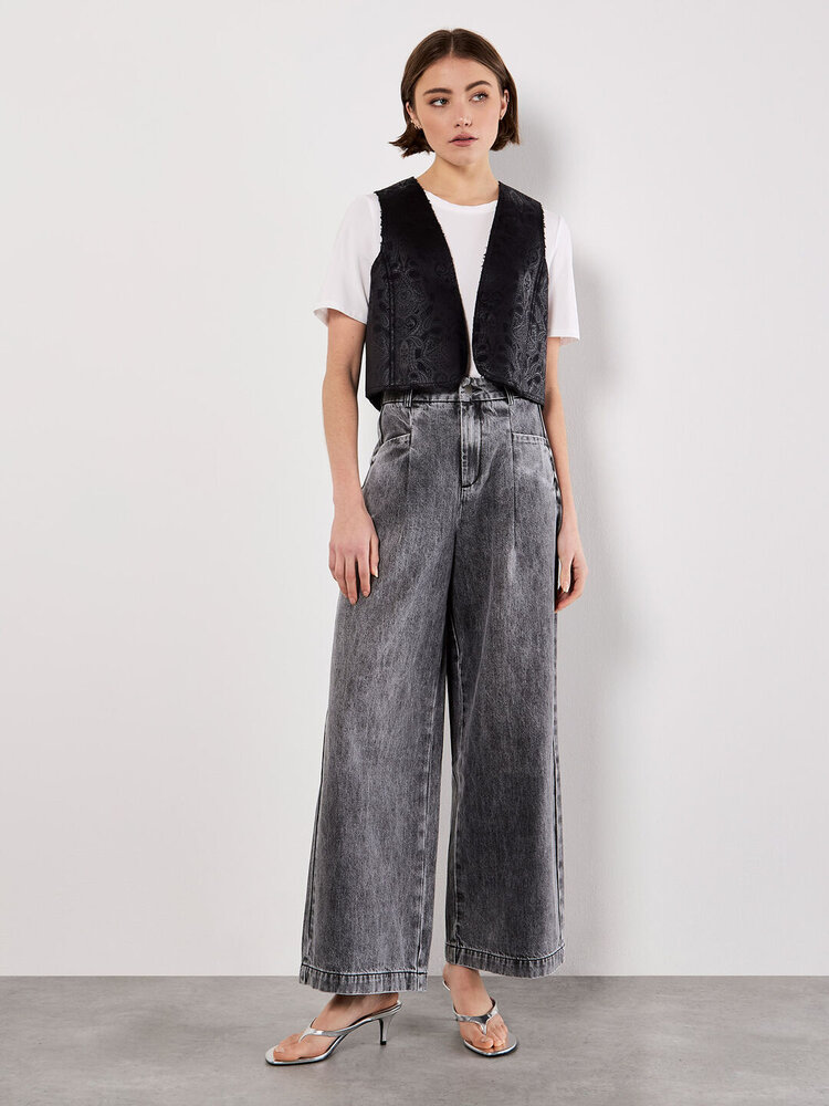 Apricot Apricot - Embossed Paisley Crop Gilet