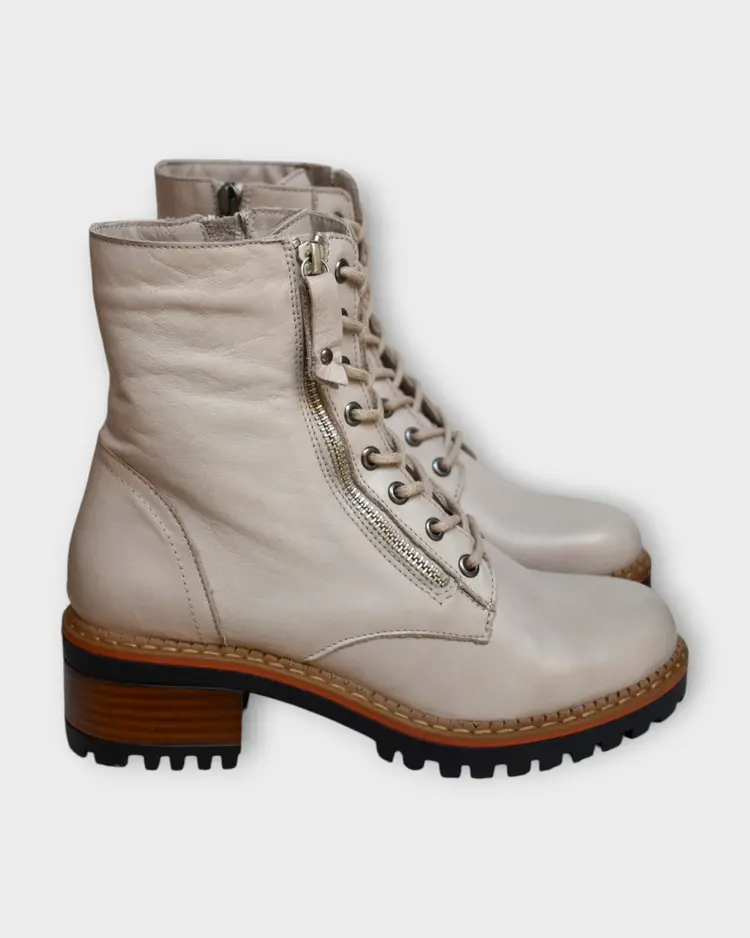 Everly Everly - DARCY Lace up Boot