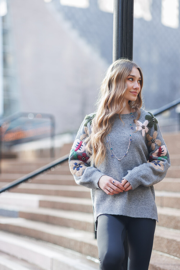 Papillon Papillon - Balloon Slv Sweater w/ Embroidery